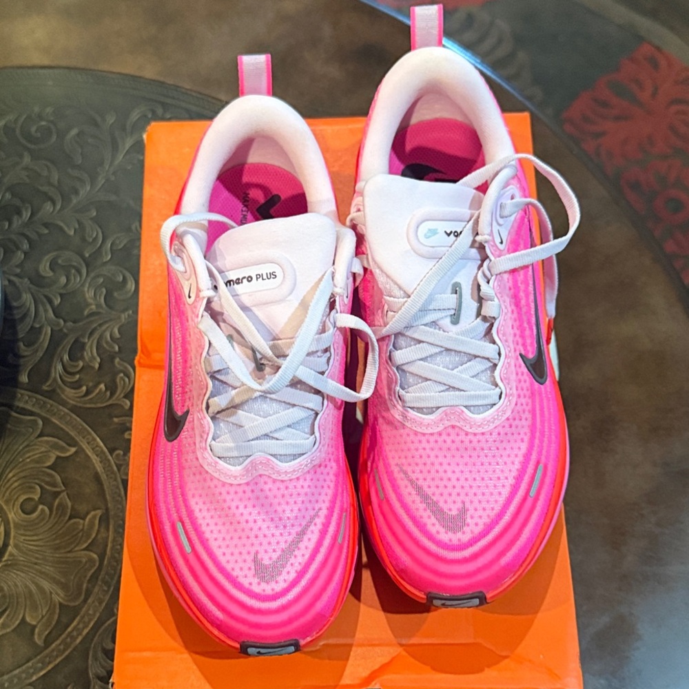 Nike Pink Gradient Vapormax Plus Sneakers
